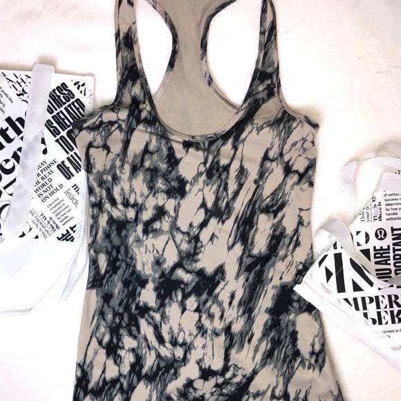 Lululemon Racerback Tanktop - Picture 2 of 4